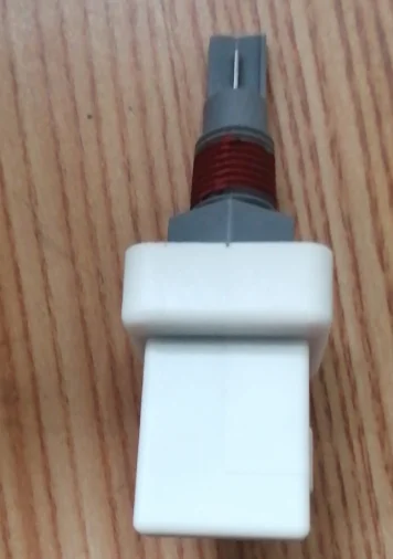 Fluid level sensor QSK50 G50 K50 coolant level sensor 2872769 4928568  2872768 4383933 5580005216 for cummins engine