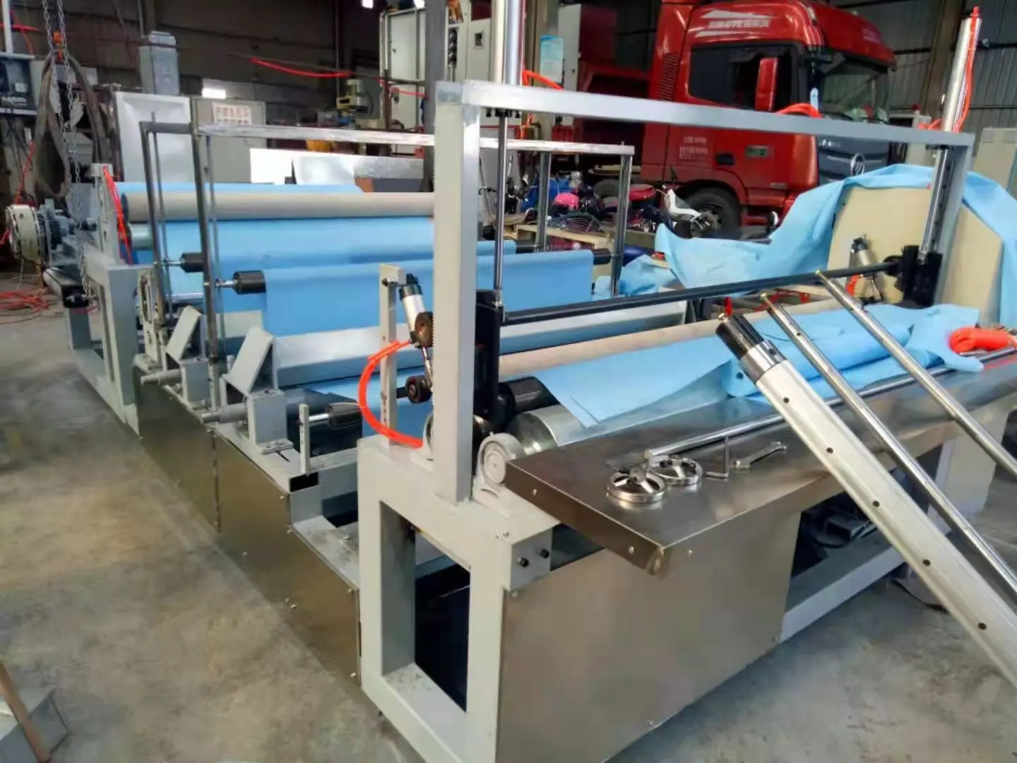 1800 Width  Disposable Massage Bed Cove Sheet Making Machine Bed Cover Making Machine non woven perforation machine