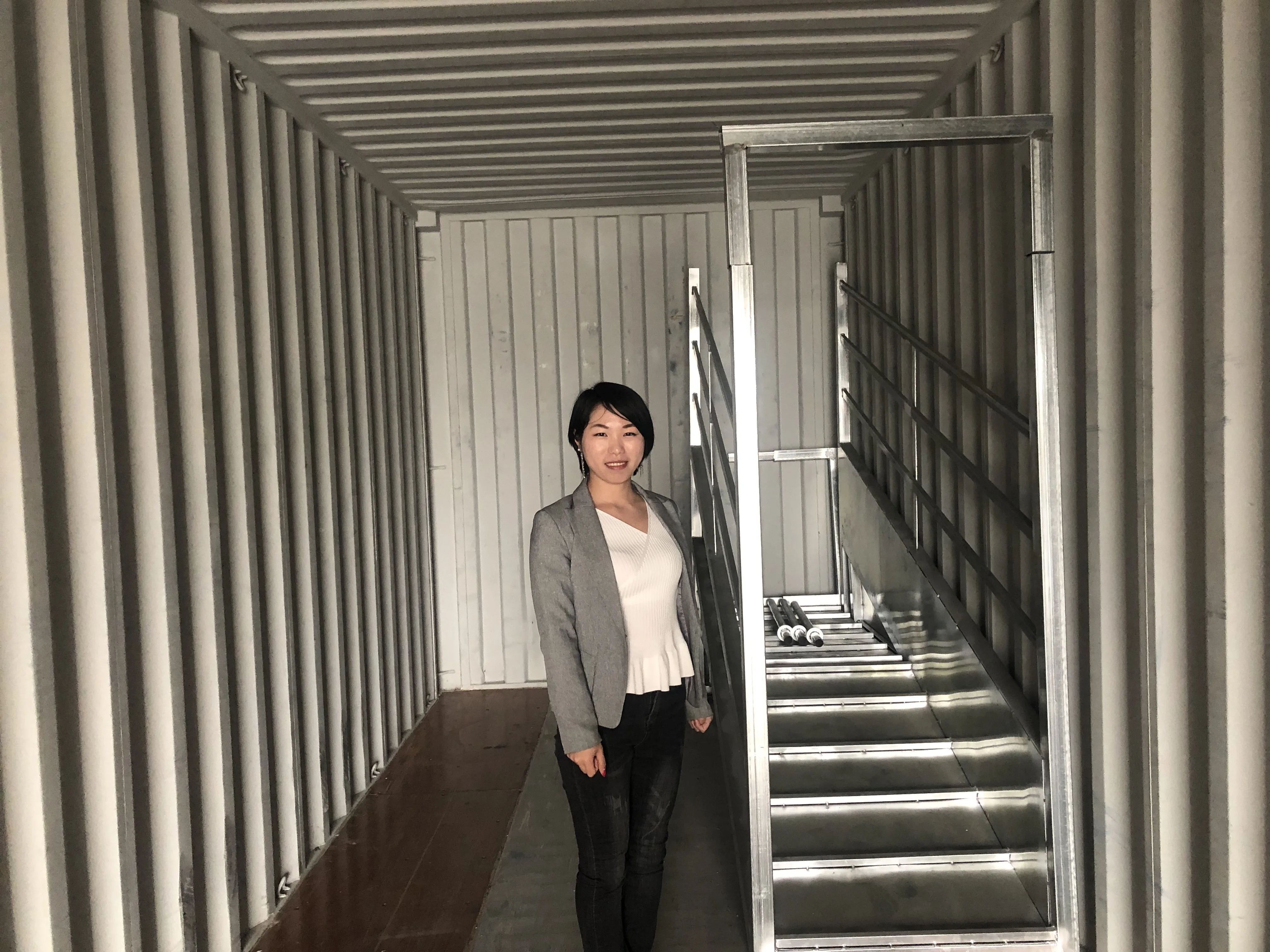 Hot Dipped Galvanized Cattle Sheep Horse Loading Ramp Heavy Duty Livestock Mobile Adjustable Loading Dock Ramp