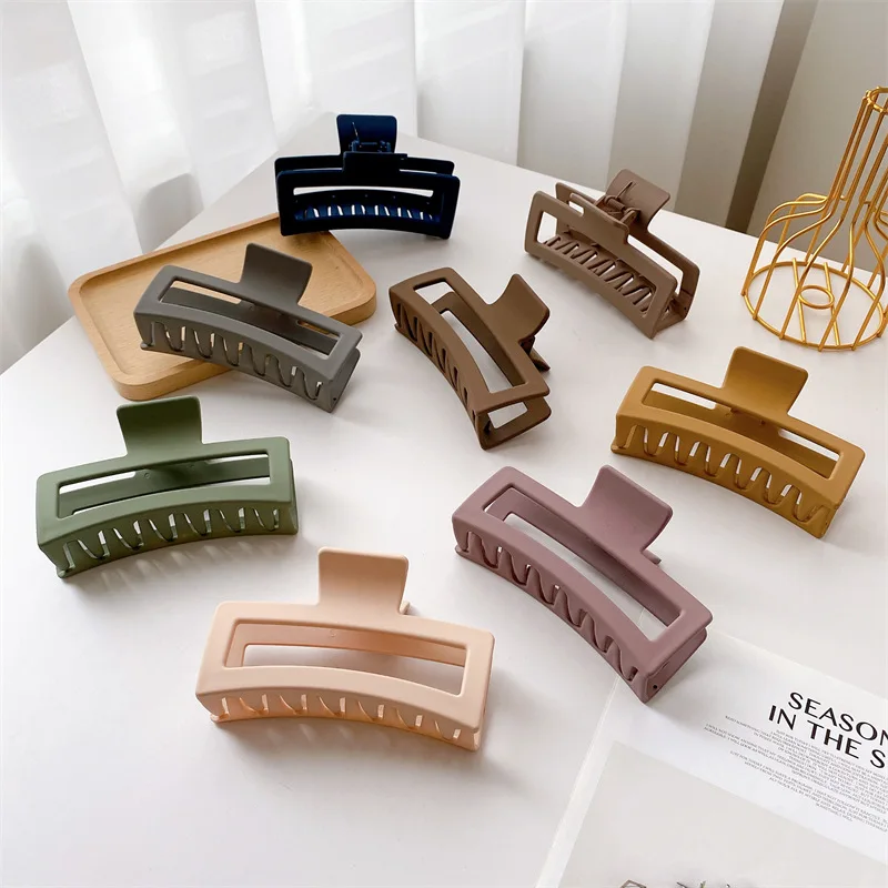 Yucat Wholesale 2022 New Amazon Women Fashion 13-cm Big Matte Plastic Hair Claws Resin Large Hair Clips For Thick Hair
