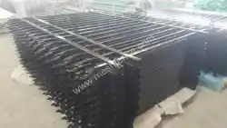 Adjustable bend top steel iron fence garden and home metal fencing with spear