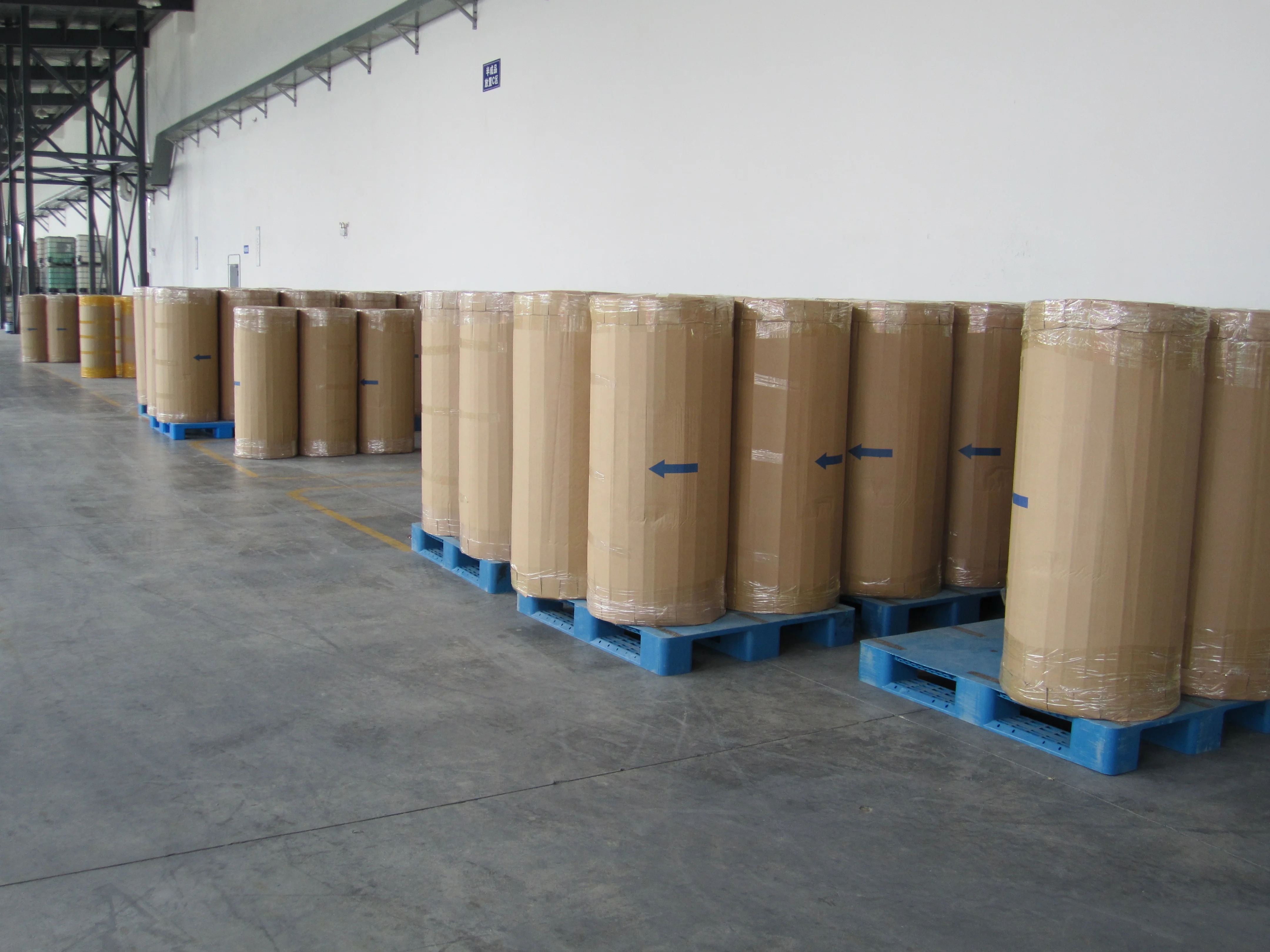 very sticky competitive price 1280 mm  1620 mm jumbo roll  bopp adhesive tape roll