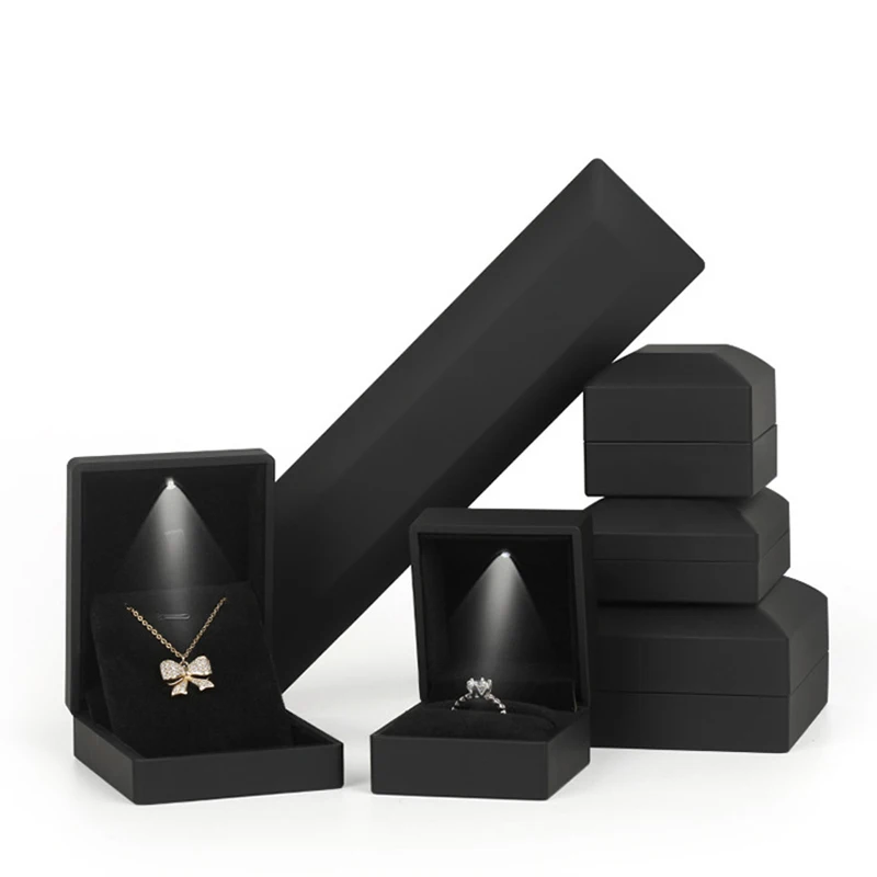 Wholesale Luxury Leather Velvet Jewelry Accessories Box With LED Light Custom Necklace Jewelry Packaging Paper Box With Logo