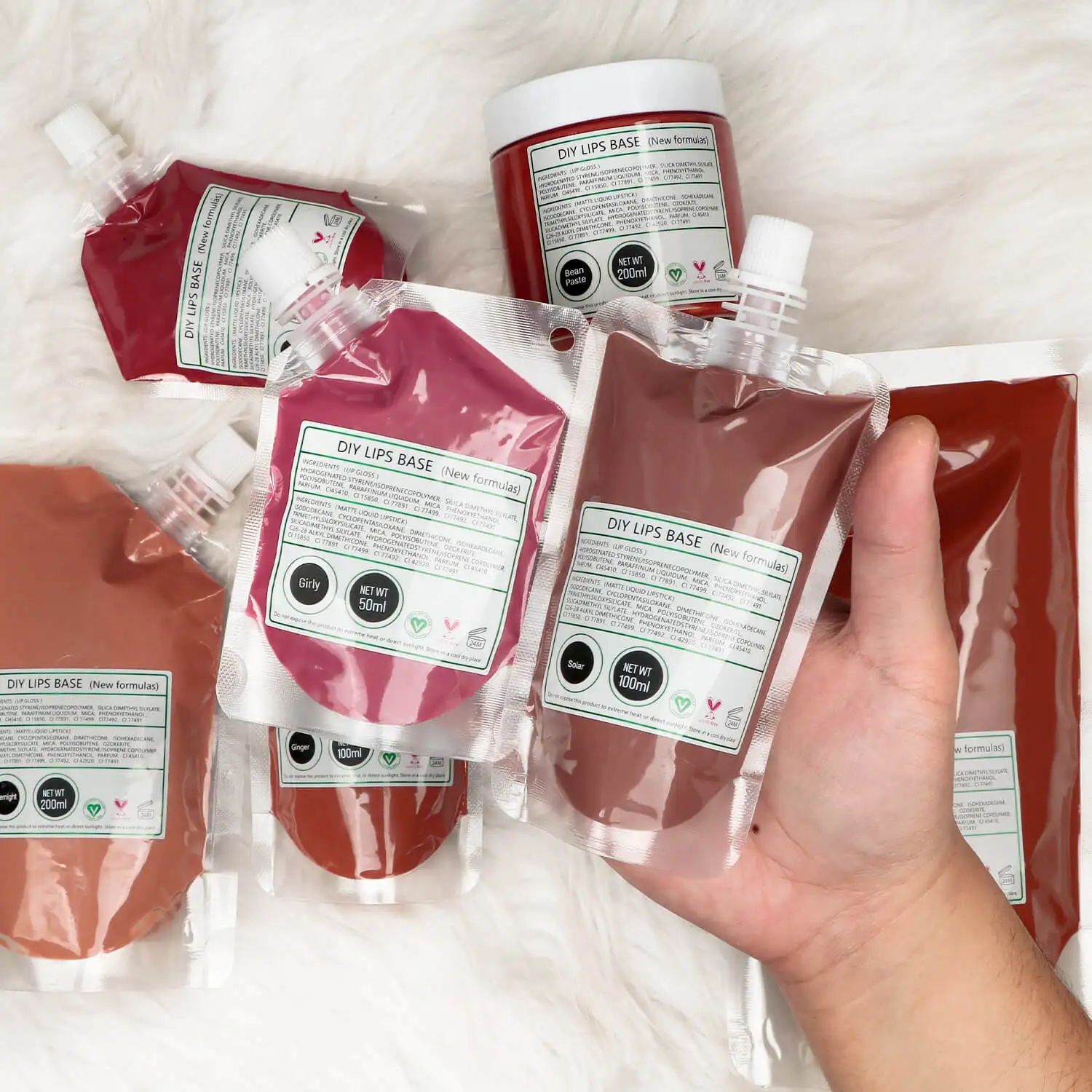 Wholesale Bulk Luxury Moisturizing Nude Lip Gloss Diy Vegan Matte Liquid Lipstick Private Label Best Red Lipstick Base