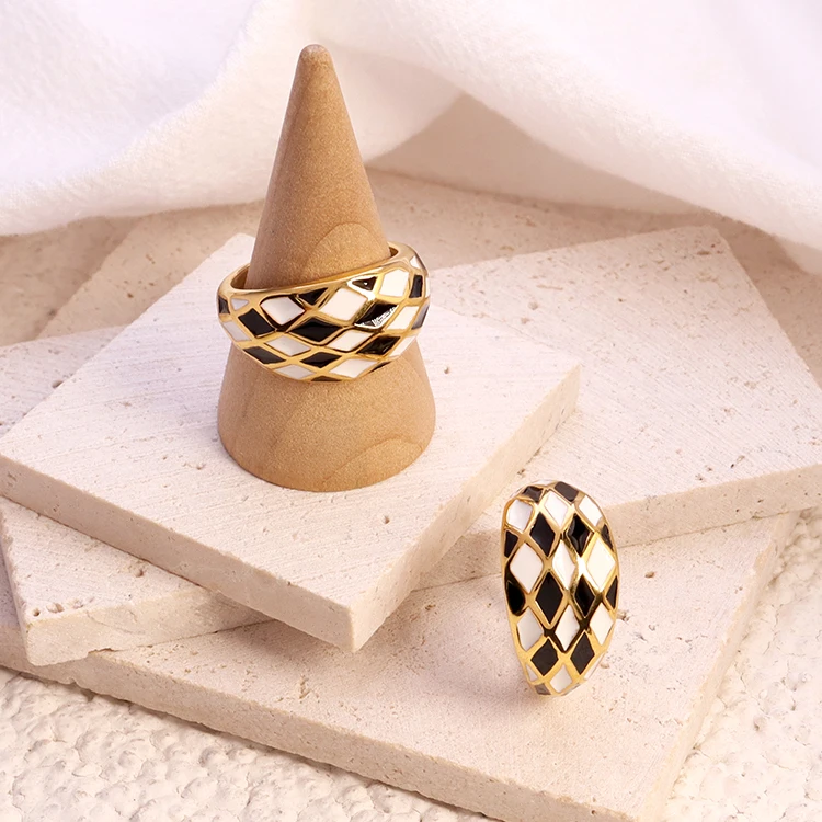 New Design Woman Jewelry Stainless Steel Enamel Rings Hypoallergenic 18K Gold Plated Black White Enamel Rings