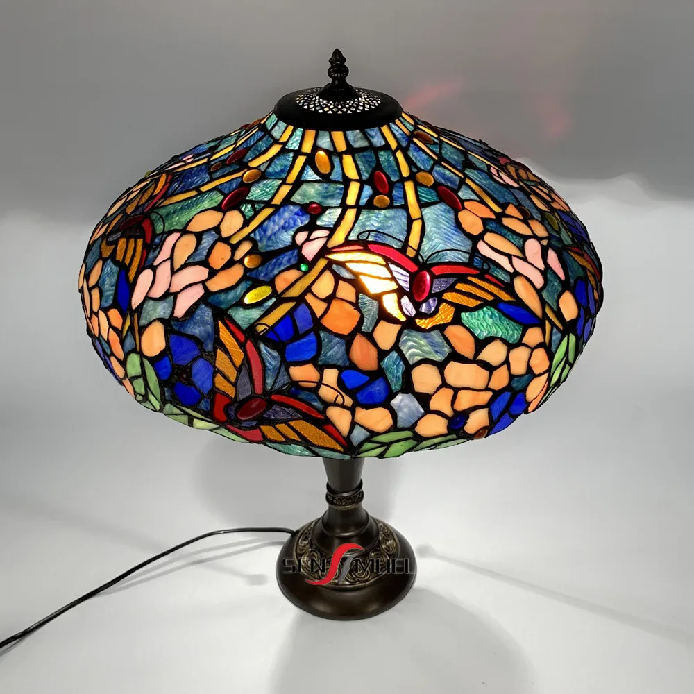 Colored Glass Hand Welding Process European Vintage Square Lampshade Stained Glass Tiffany Style Table Lamp Wholesale