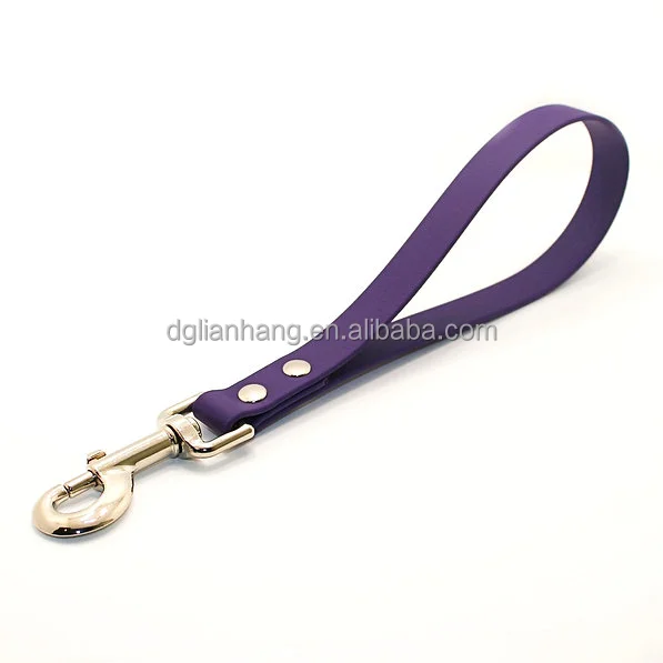 A fantastic multipurpose piece of kit for training and close contact work traffic lead in PVC smooth and pliable like leather