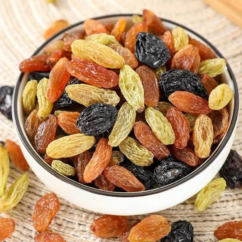 Wholesale healthy nuts and dried fruits natural four-color raisin snacks export