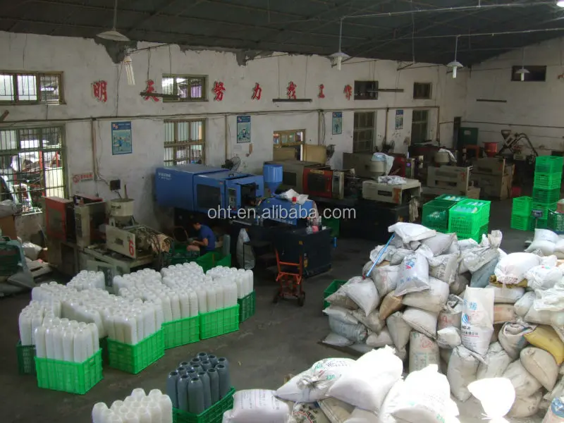 
101B hot sale plastic toilet cleaning brush set in 99 cents market 