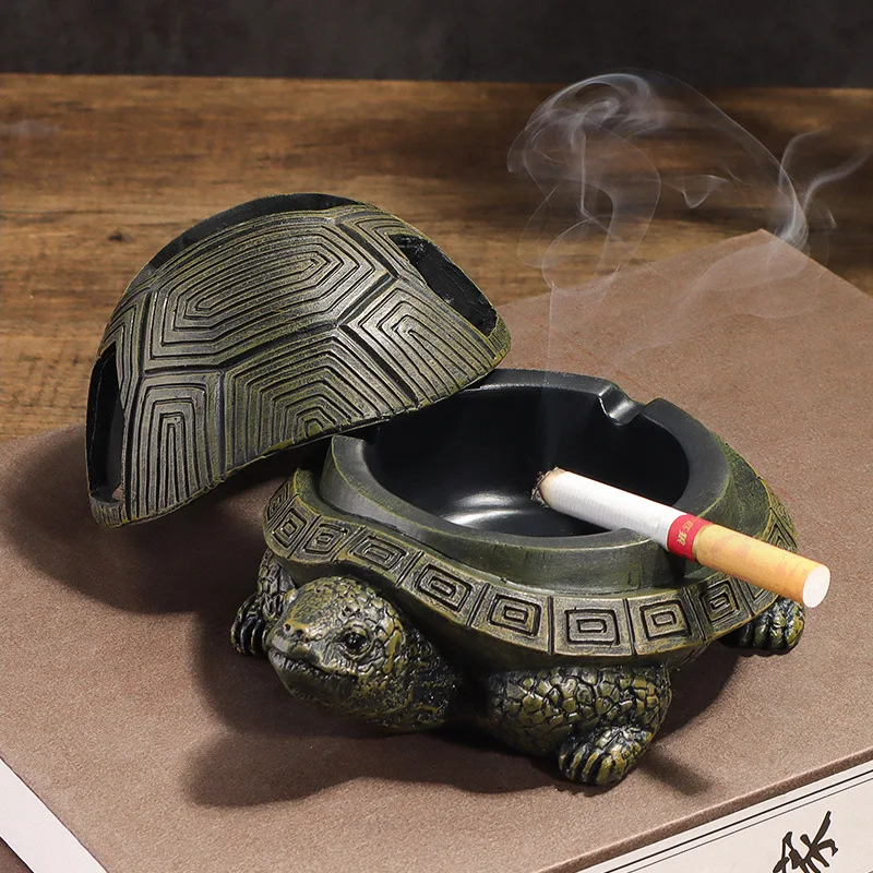 wholesale custom Resin Astronaut Hero Posture Statue Creative Figurine Sculpture Ashtray for Home Tabletop Ornament Decoration