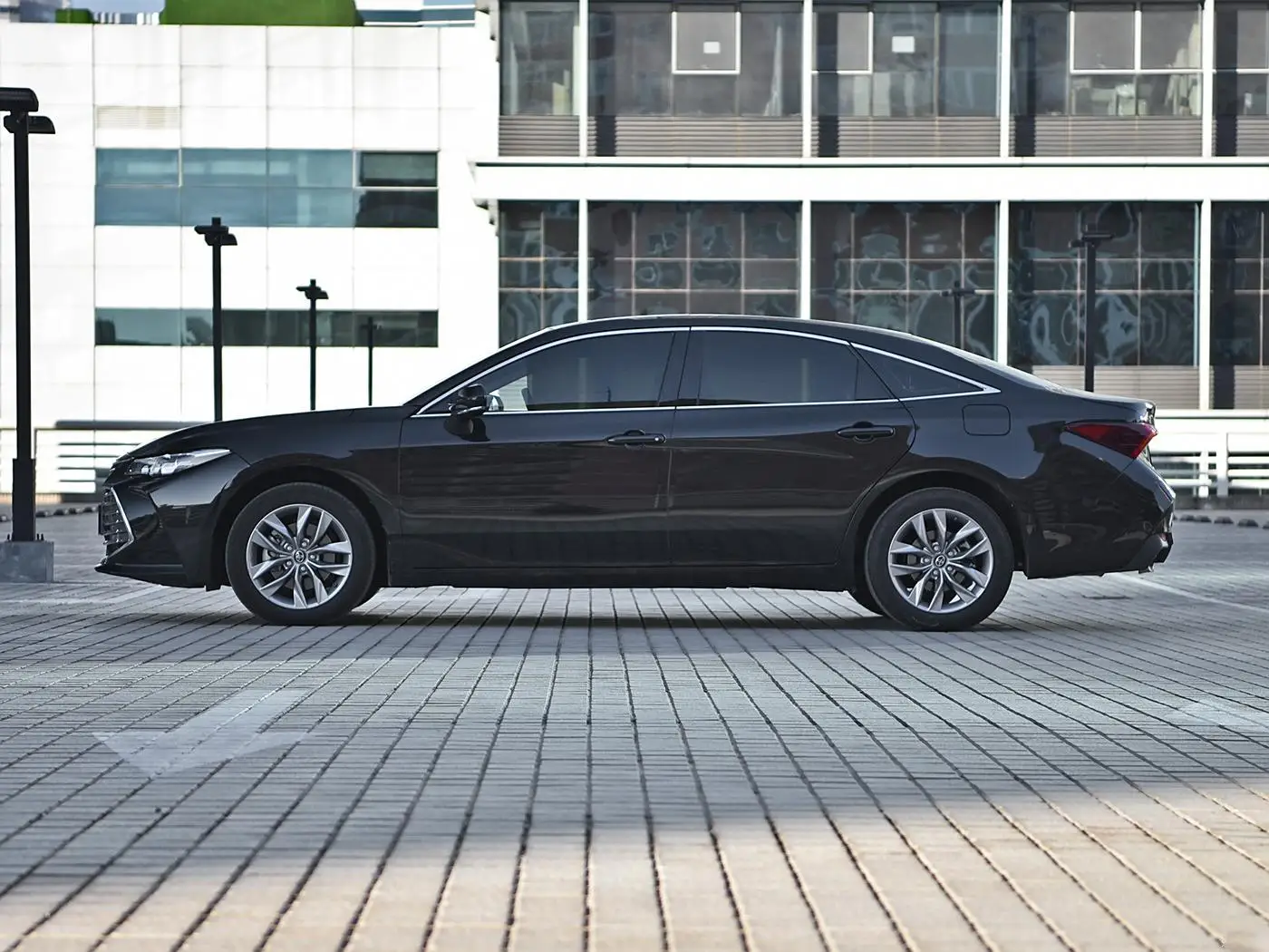 Toyota Avalon used gasoline sedan 2019 Jinqu(Basic) Edition Low price120000 to 250000km driven range Second-hand fuel vehicle