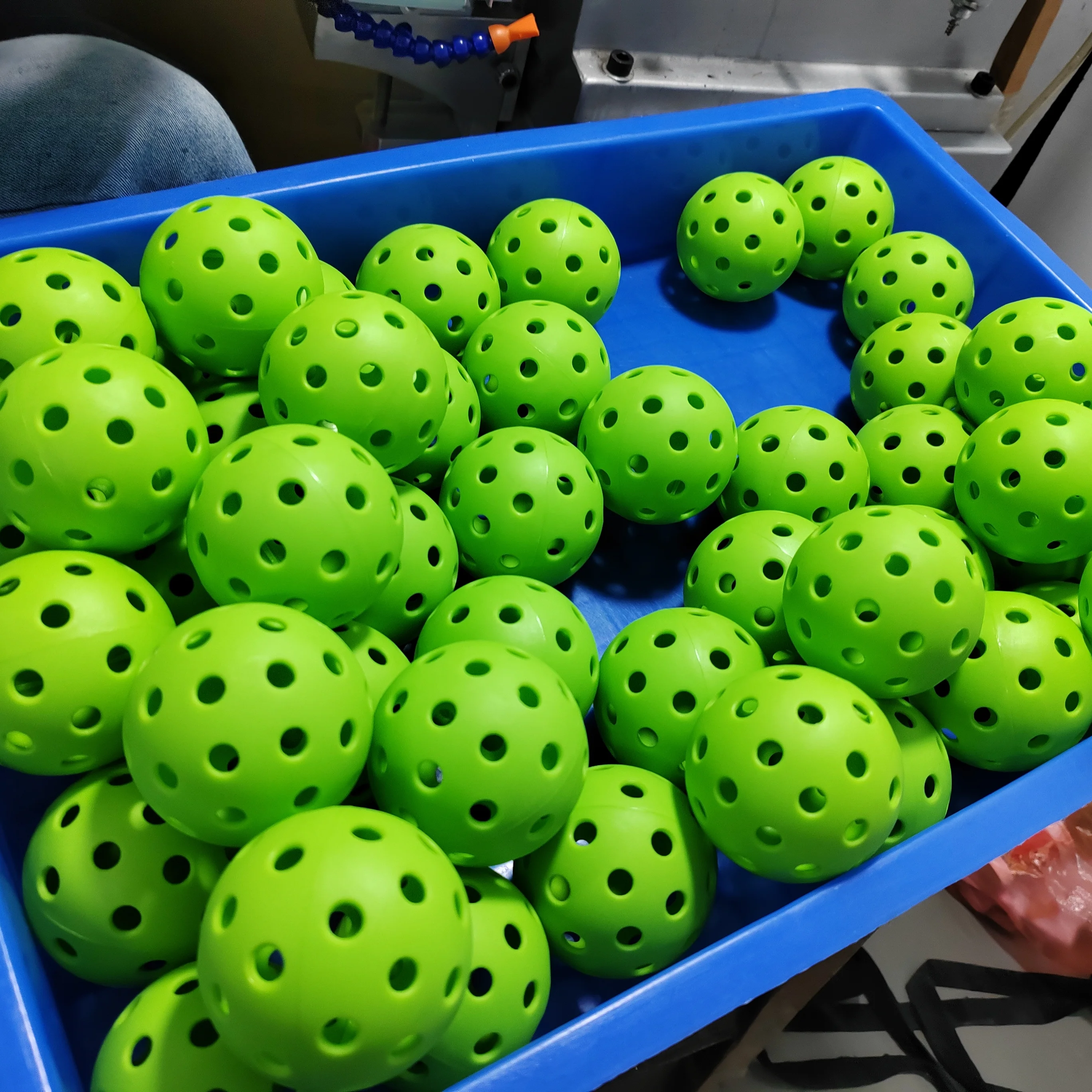 Factory Wholesale Kids Practice Training Sports Hollow Pink Balls 74mm Pickle Ball Bulk Colorful Durable Plastic Baseball Balls