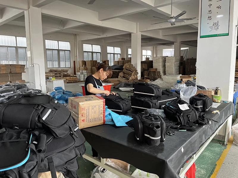 Free Sample Waterproof 20L 500D Pvc Cycle Bicycle Tail Trunk Seat Bag Travel Delivery Transport Mountain Rear Rack Bike Dry