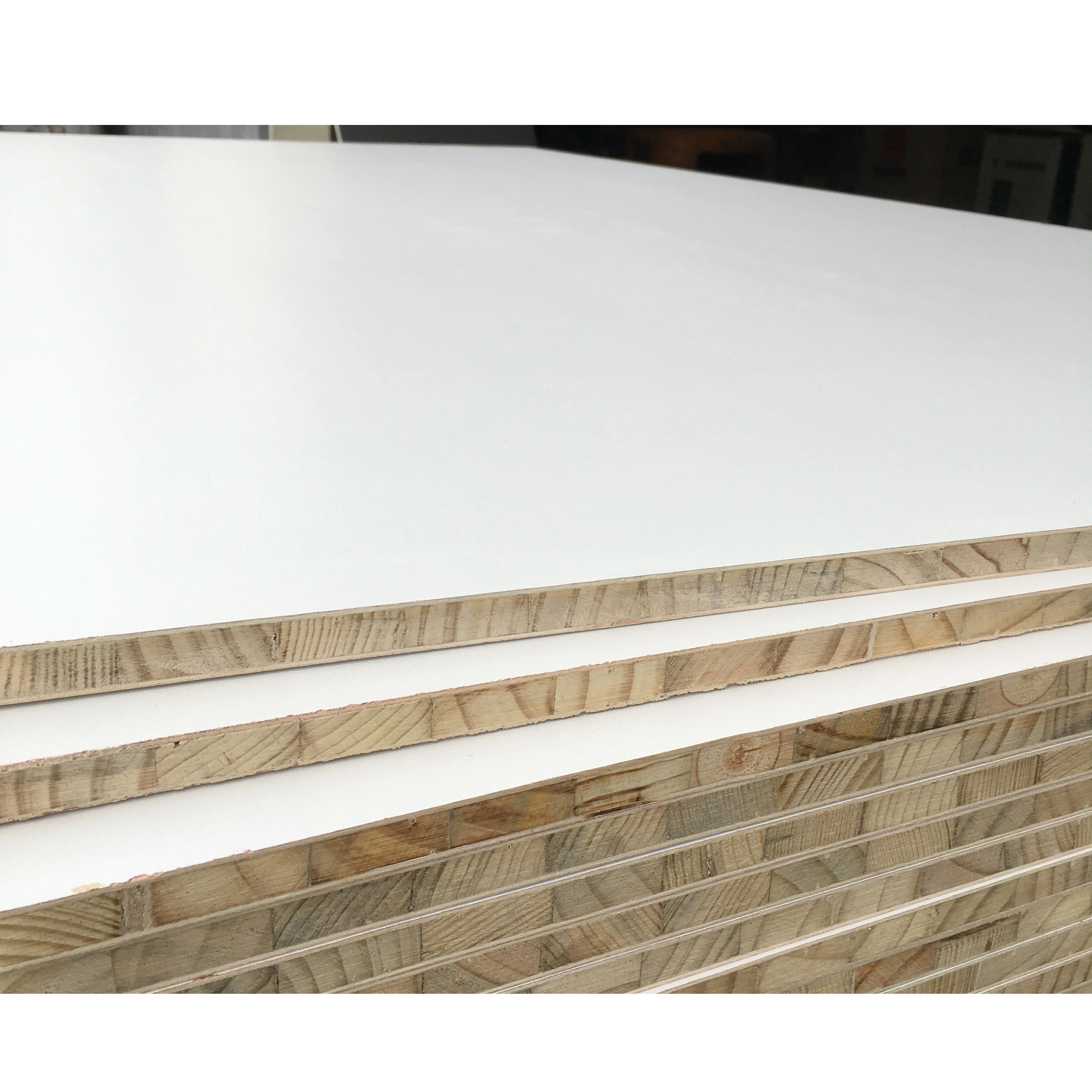 low price waterproof white cabinet veneer laminated block board 18mm pine core melamine blockboards