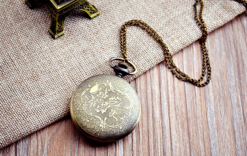 Vintage Bronze Skull Face Mask Engraved Quartz Pocket Watch for Man Woman New Creativity Pendant Watch Antique Timepiece reloj