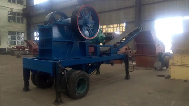 Mobile diesel engine small jaw crusher 250x400