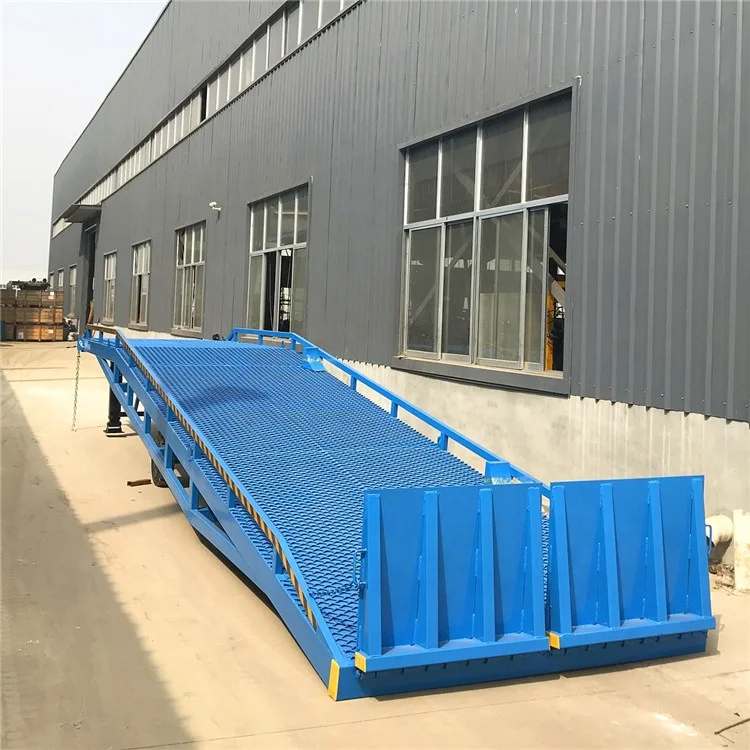 Container  Portable Loading Dock Ramp Platform Mobile Boarding Bridge Mobile hydraulic loading and unloading platform