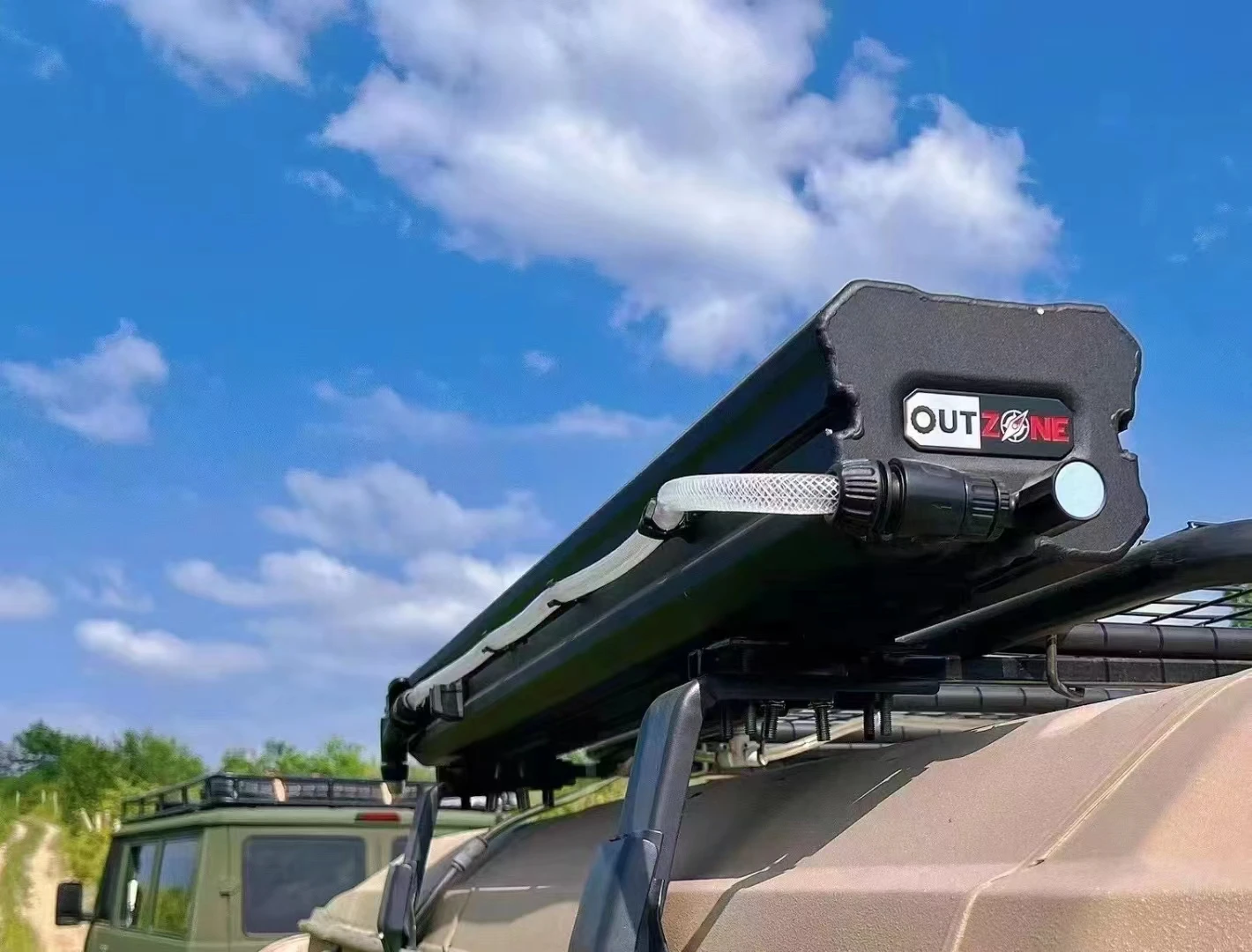 Off-Road Shower Multi Camping Shower Car Roof Shower 28L Water Tank