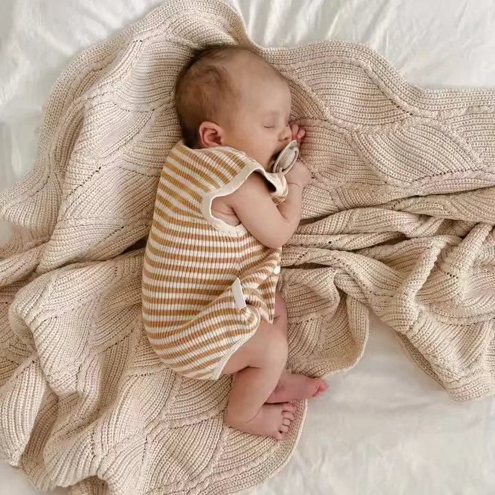 Зимнее вязаное одеяло
