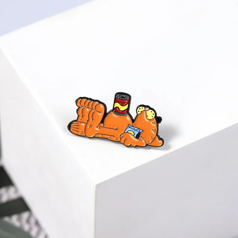 Stock Customized Lazy Cat Enamel Pins Cartoon Animal Brooches Lapel Badges Funny Anime Movie Kitten Jewelry Accessories Gift For