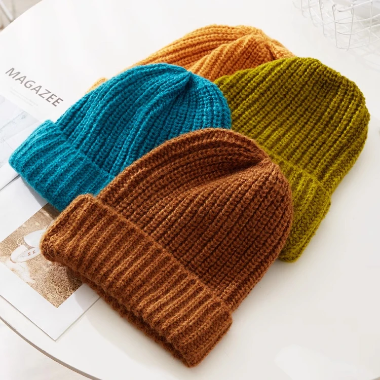 Wholesale Unisex Designer Lady Winter Beanie Hats Custom Logo Acrylic Winter Women Hats Unisex Warm Knitted Hats Caps