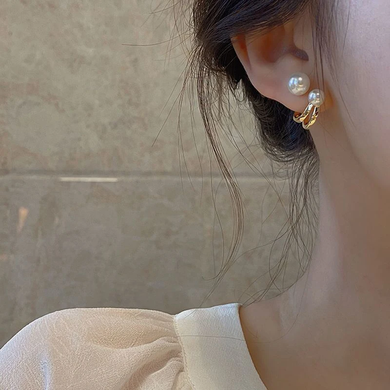 Korean New Arrival Claw Earrings for Women 2 Big Pearl Gold Earrings Fashion Jewelry Gift