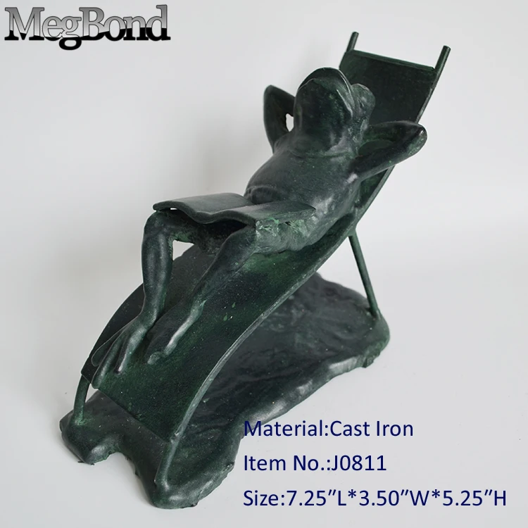 Classic metal frog lying on beach office table gift for decoration, metal frog table figurine
