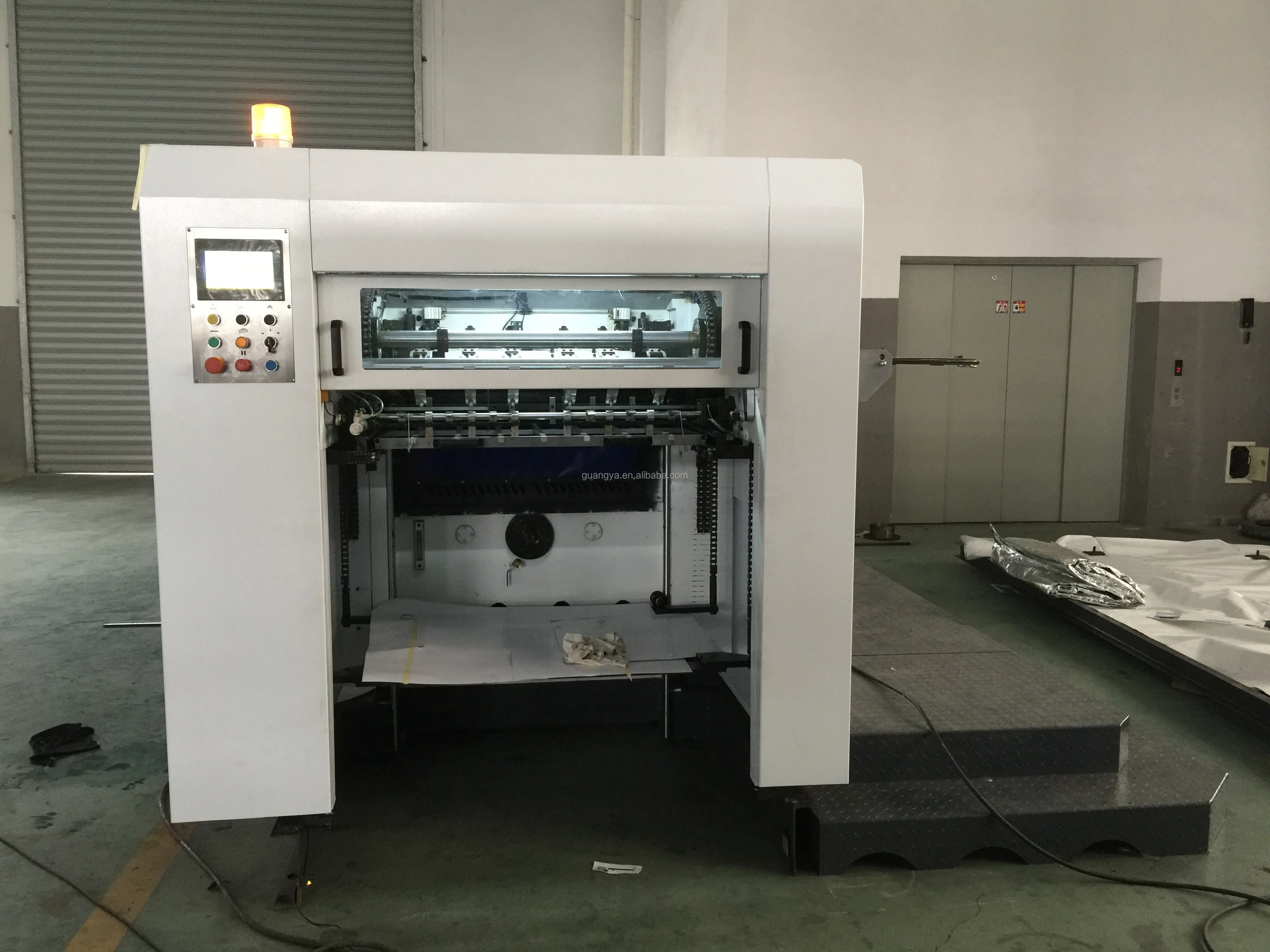 
LK 106M Creasing machine flatbed die cutter 