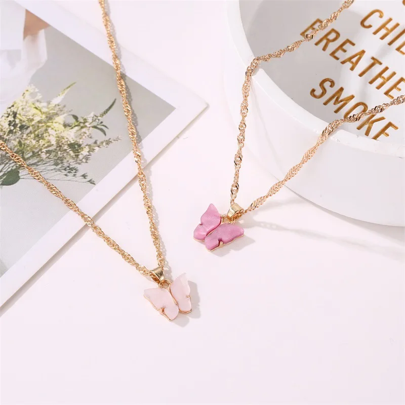 Trendy butterfly necklace alloy resin acrylic fashion charm pendant gold blue pink acrylic animal necklace butterfly