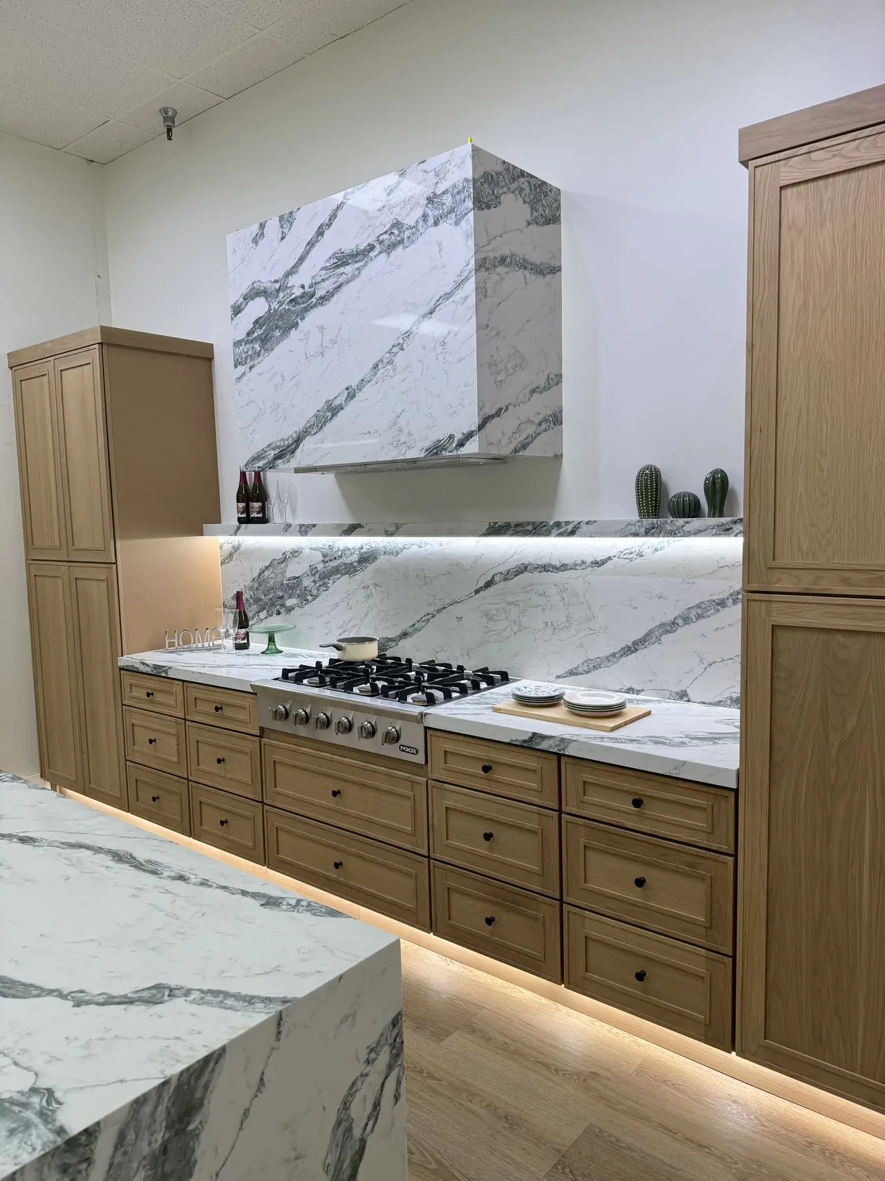 Vietnam Factory Modern Design RTA Kitchen Storage Cabinet Solid Wood Veneer Cupboards Sink Accessory MDF Carcase American