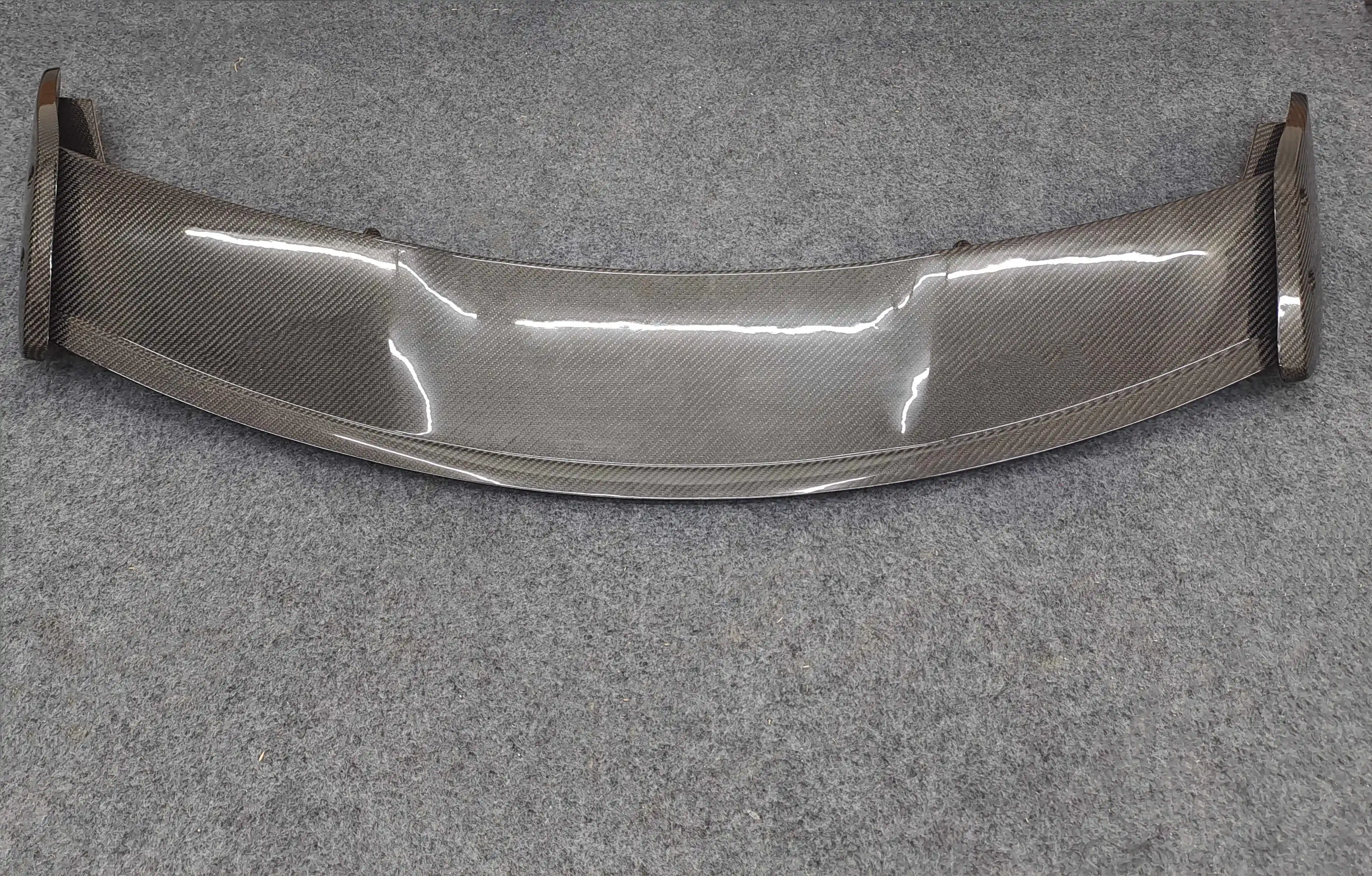 14-22 Carbon fiber car spoolers suitable for Mercedes Benz GLA45 AMG top wing car spoilers