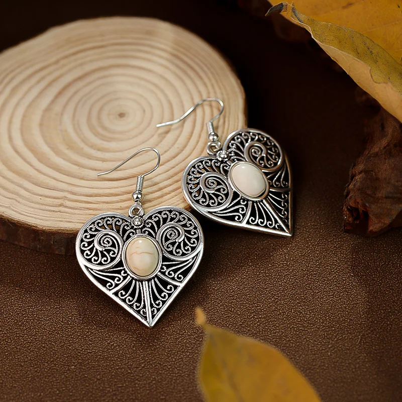 Wholesale Fashion Jewelry Elegant Solid 925 Sterling Silver Love Heart Turquoise Gem Earrings for Women Gift