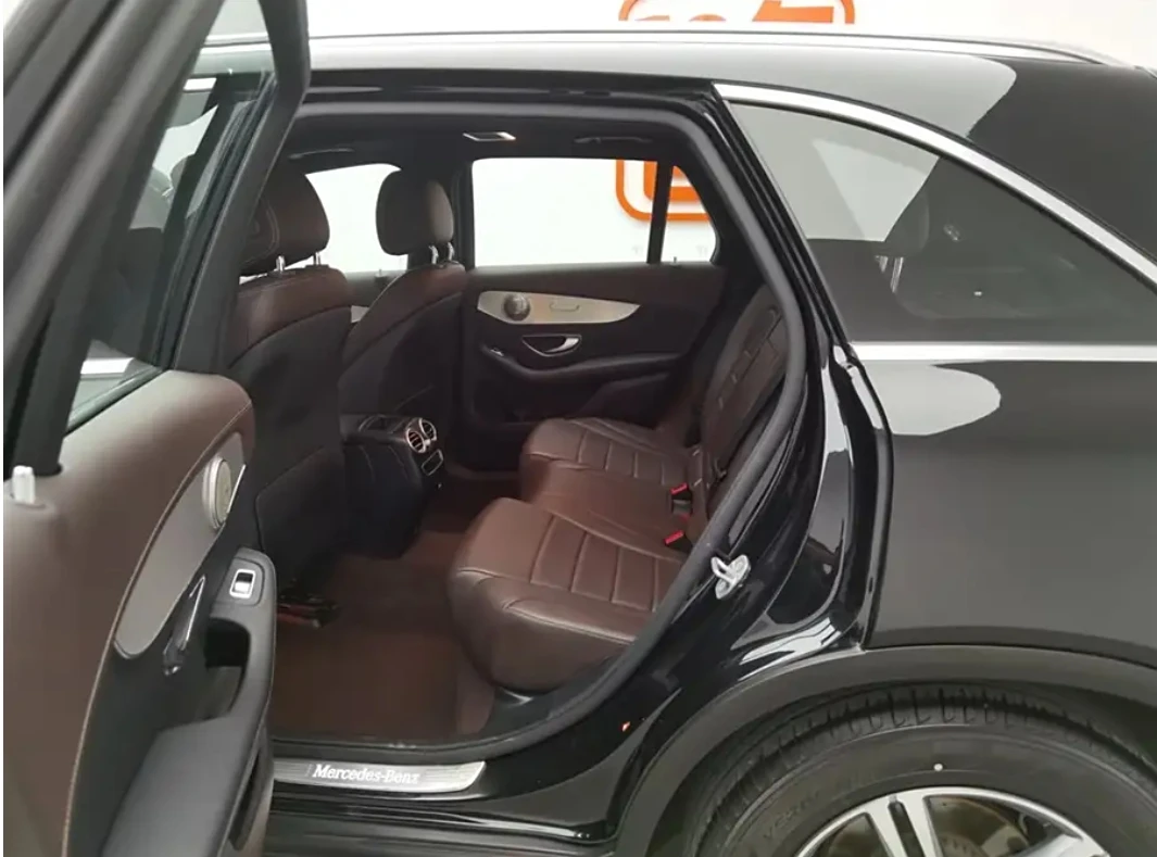 Недорогой Подержанный роскошный внедорожник GLC 2021 260 L 4MATIC Dynamic