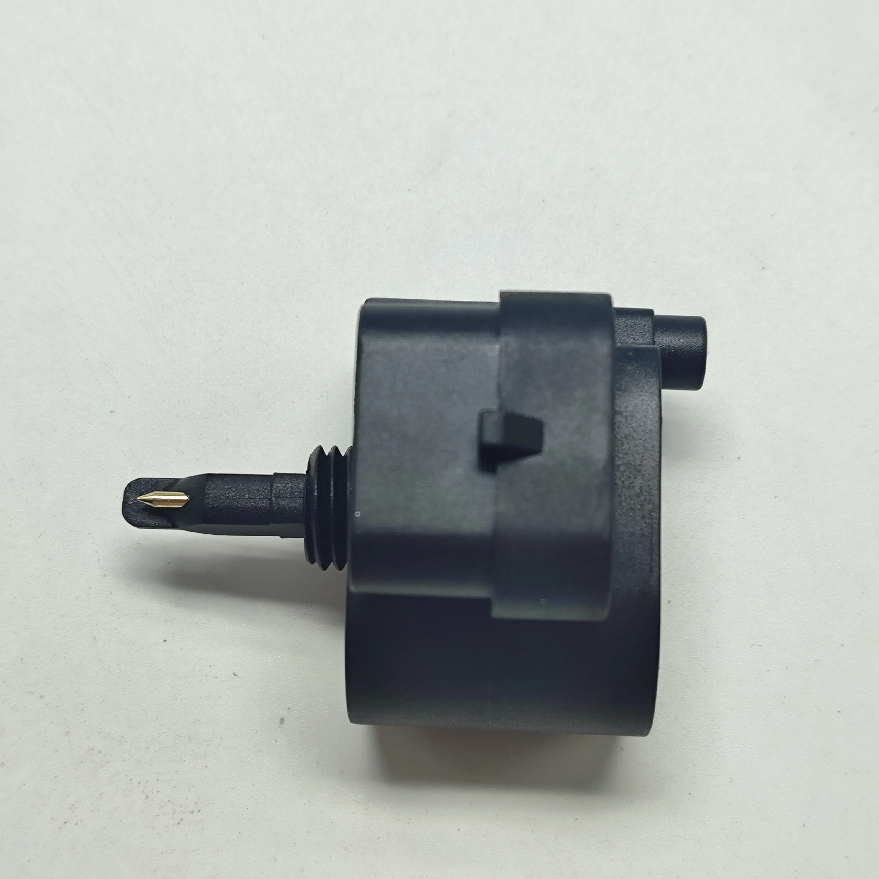 Original SAIC MAXUS V80 fuel water level sensor Oil-water separator induction plug C00068670