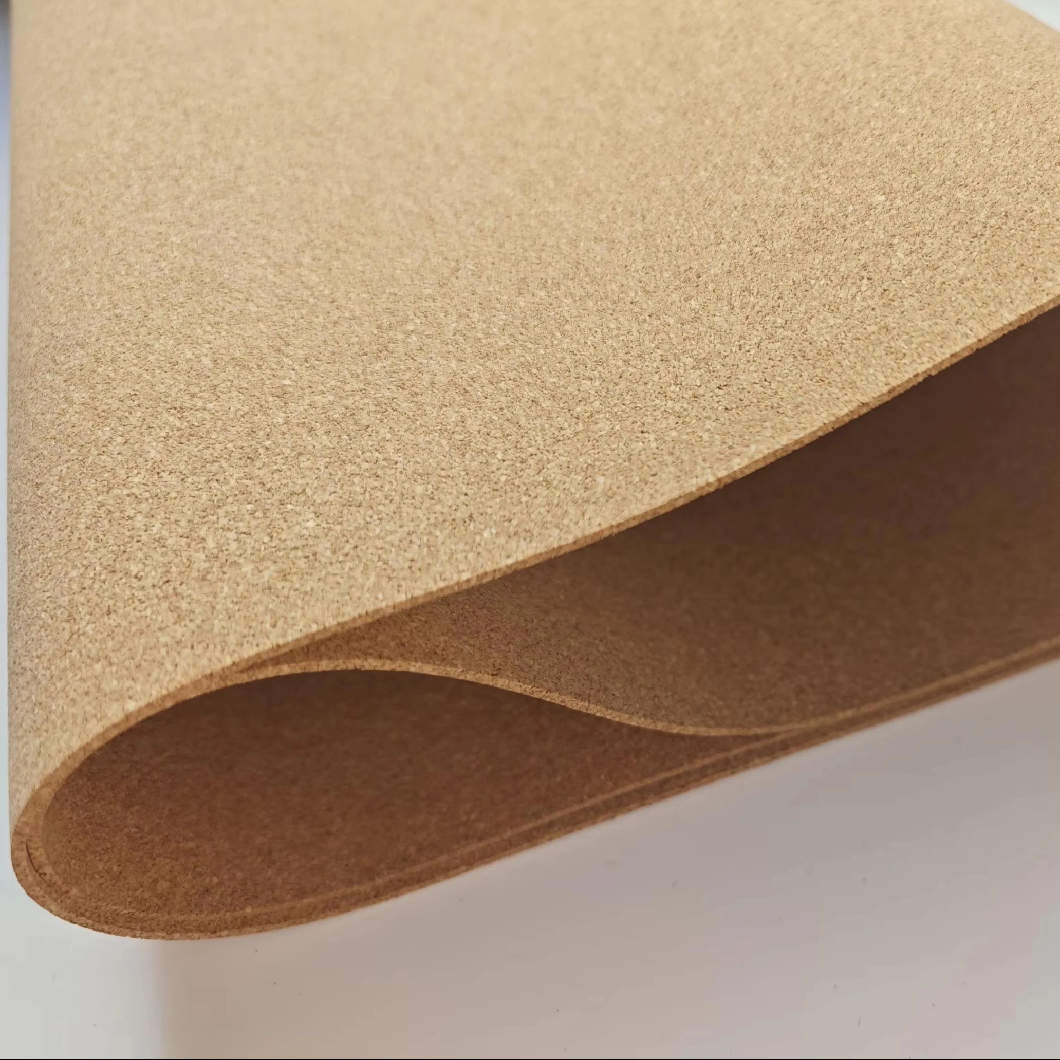 Supplier Offers Fireproof and Heat-Insulating Cork Underlayment Rolls Home Decor Wood Flooring Cushion