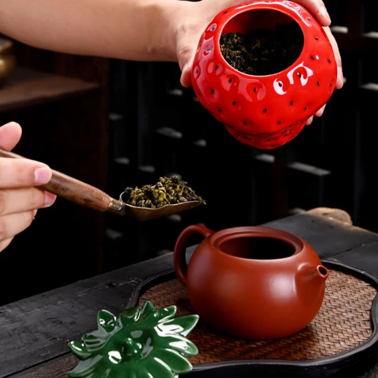 Wholesale New Strawberry Ceramic Tea Can Fruit Ceramic Storage Can Home  Sealed Storage jar