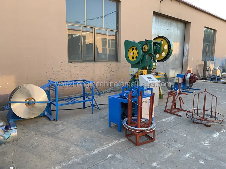 Razor barbed wire welding machine