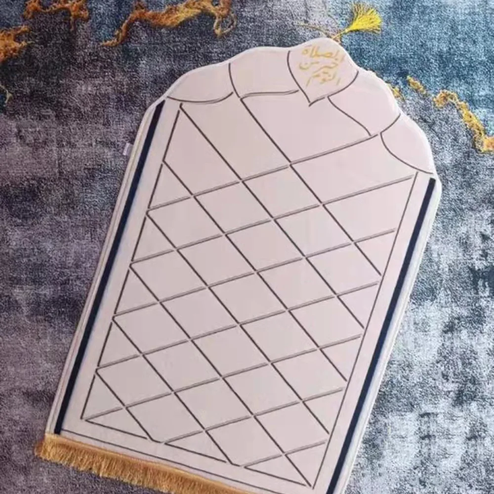 Foam underlay Confortable islamic in china prayer carpet factories