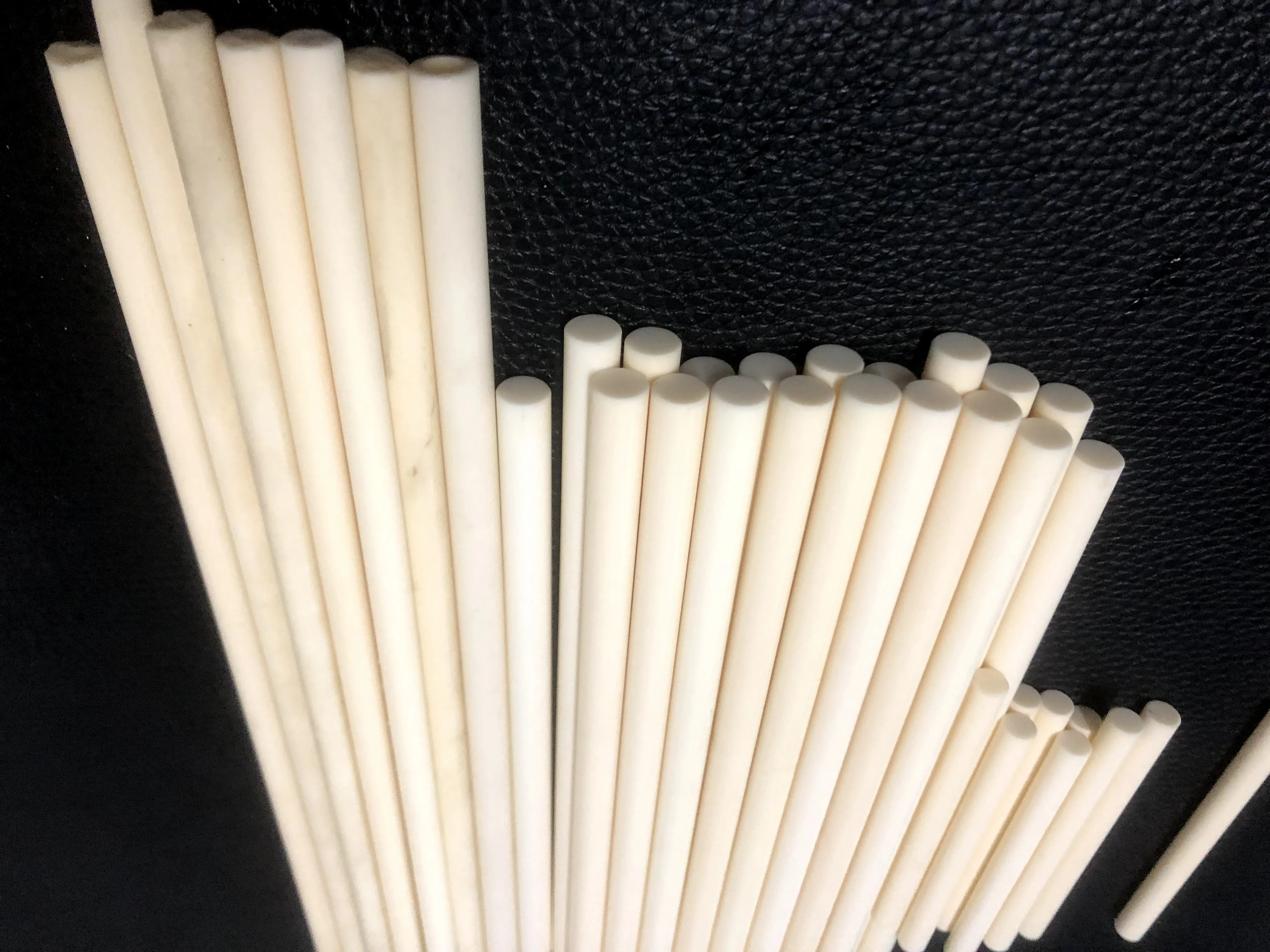 Индивидуальный Круглый высокопрочный 95% чистый циркониевый керамический стержень Zro2