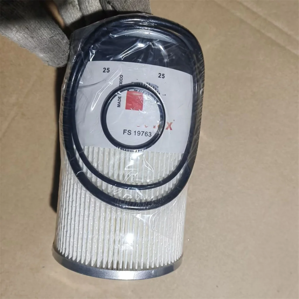 FS19763 Fuel/Water Separator hot sale construction machinery parts