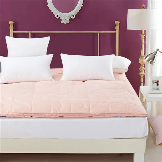 
Amazon Basics Hypoallergenic Quilted Mattress Topper Pad Cover - 18 Inch Deep, Full 