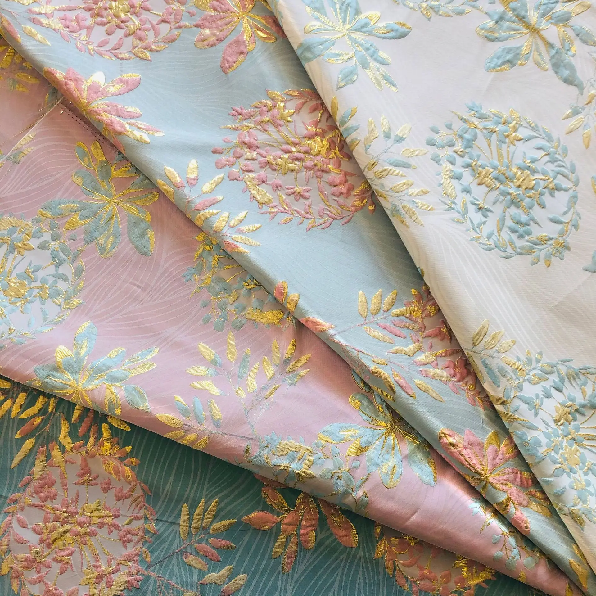 Online Store Best Selling Amazon Metallic Jacquard Woven Fabric For Suit Skirt