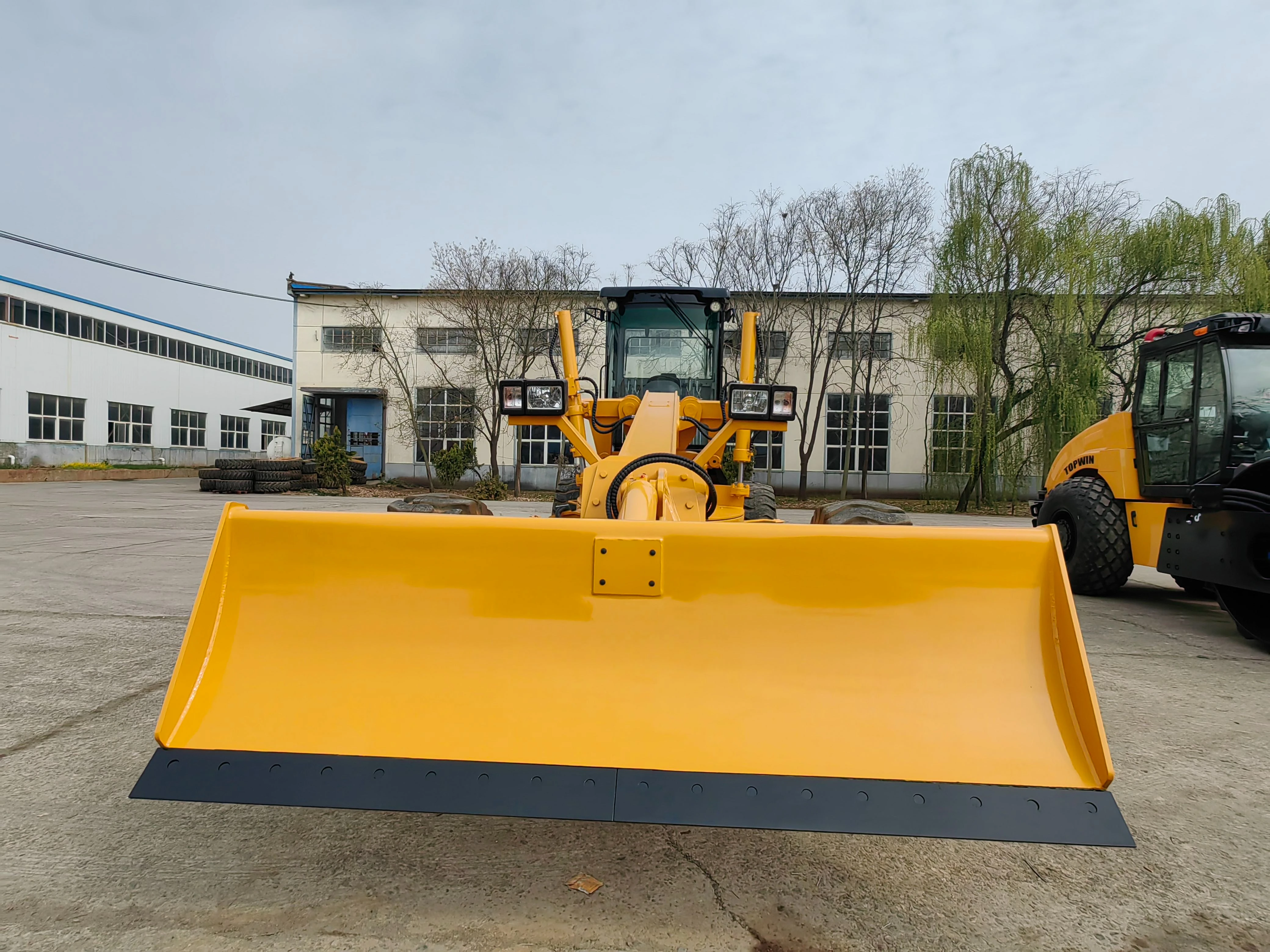 Грейдер для дорожного мотора 165HP 180HP 220 л.с. грейдер PY165C горных работ с лезвием и рыхлителем продажи