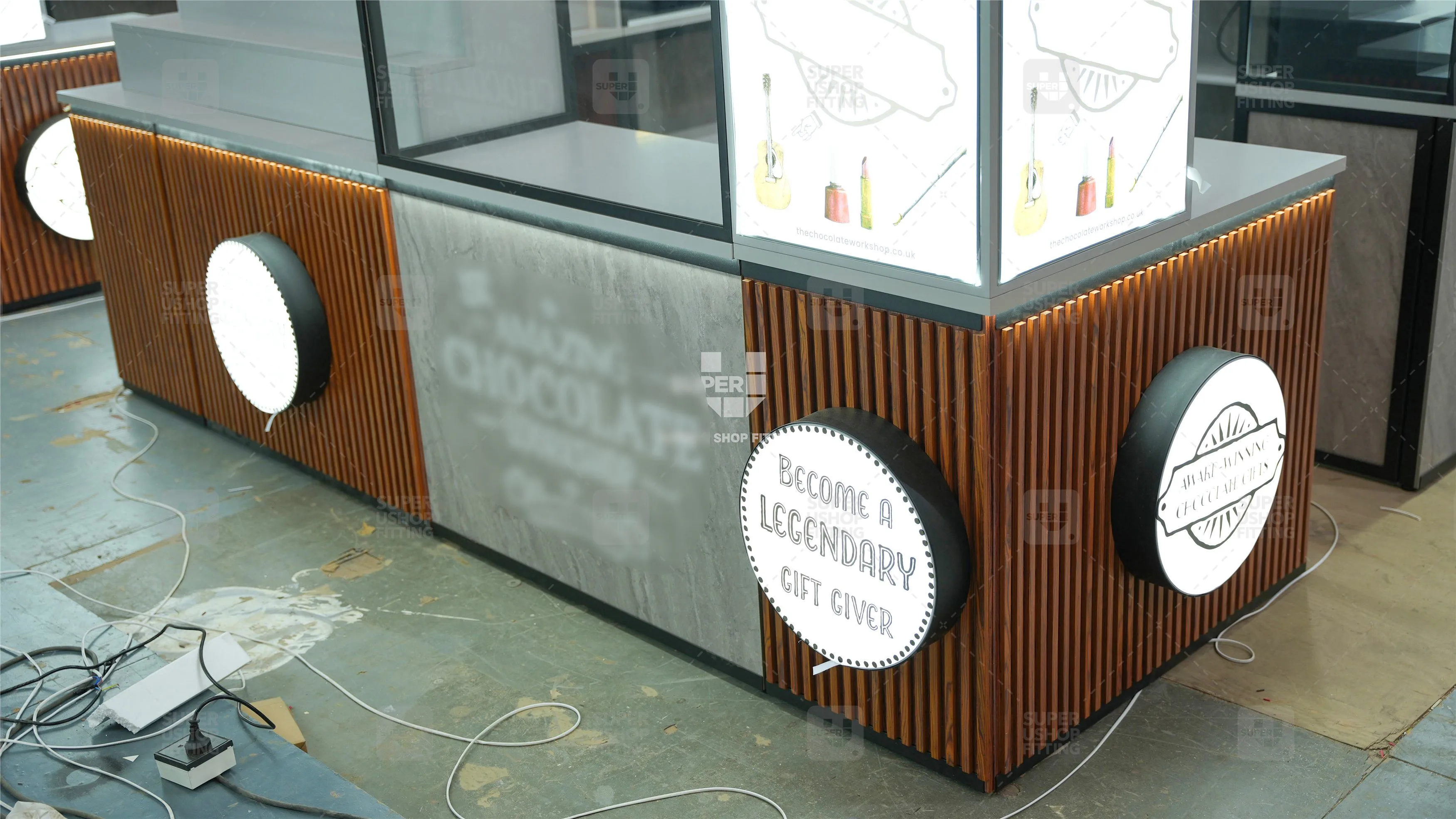 Wooden Custom Disassemble Coffee Showcase Display Trendy Sweets Shop Decoration Mall Kiosk Ideas for Chocolate