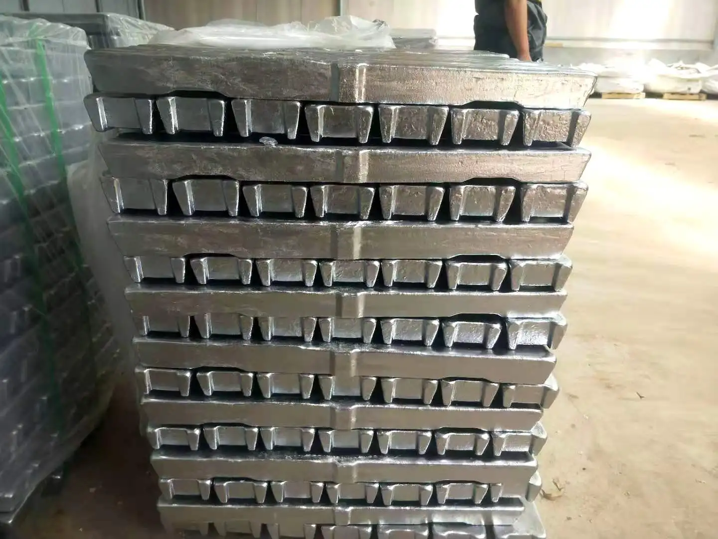 China manufacturer direct ADC12 Aluminum alloy ingot cheap prices