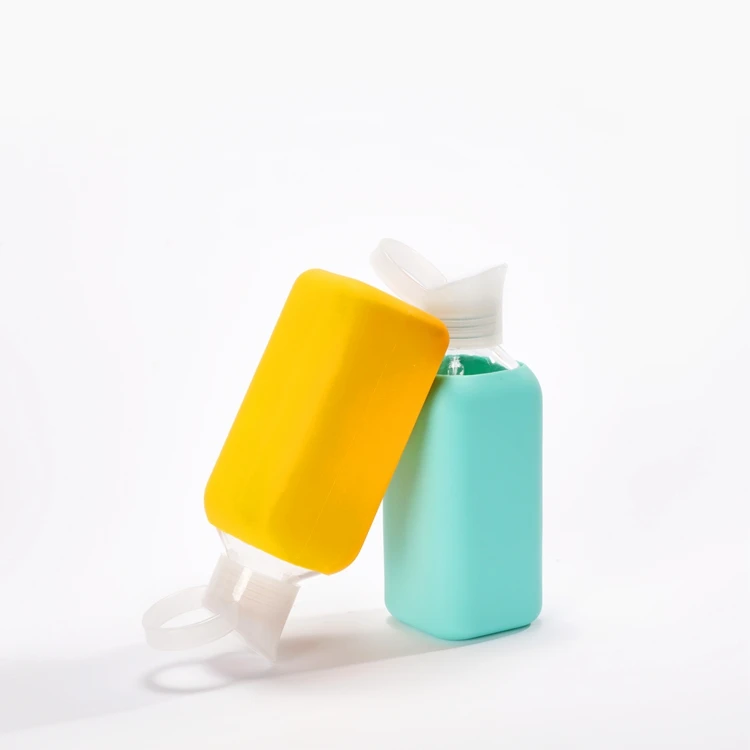 Custom Color BPA Free Durable Glass Water Bottles Smooth Silicone Sleeve Leakproof Large Cute Reusable Travel Bottle