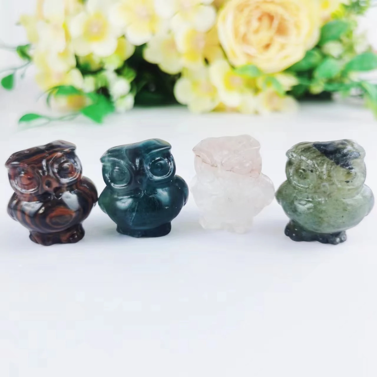 Mixed Stones Hand Carved Amethyst Lepidolite Strawberry Quartz Obsidian Aventurine Colorful Crystal Owl for Decor