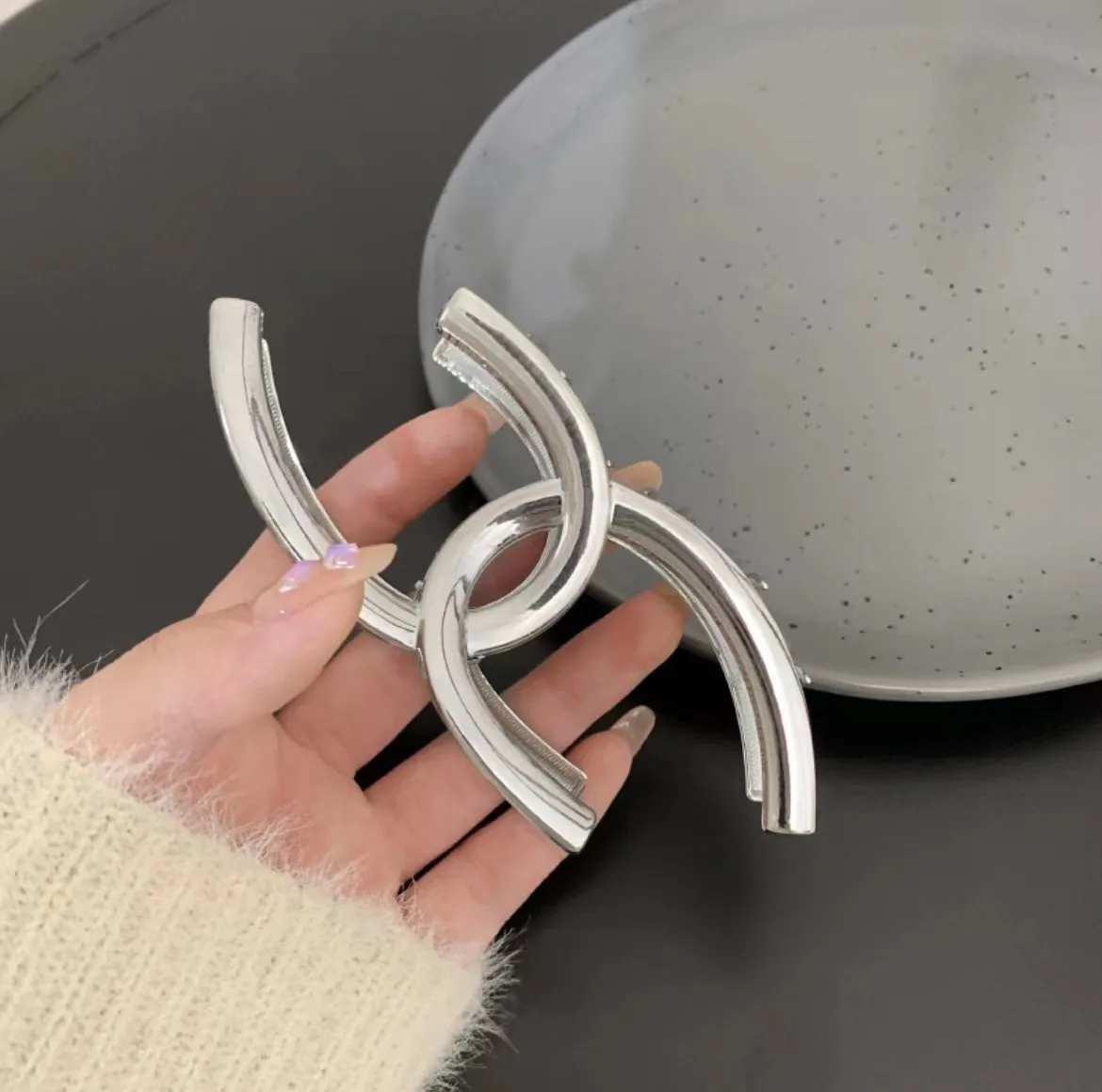 Custom logo Women Geometric Hair Claw Girls Clamps Gold Color double C shape Metal Hair Crab Cross Hair Clips