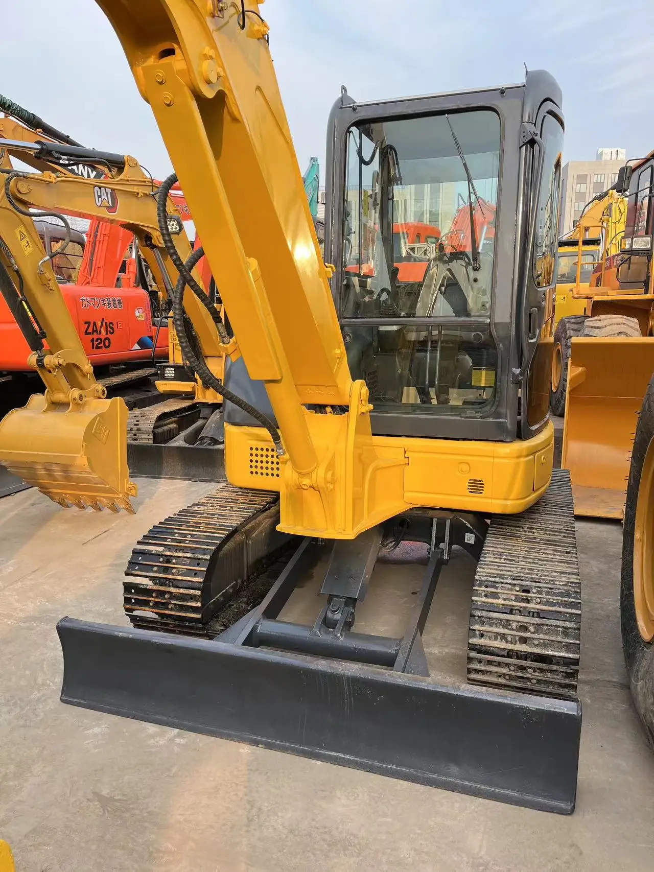 Good condition used digger komatsu PC 55 MR 5.5 tons with cheapest price for sale