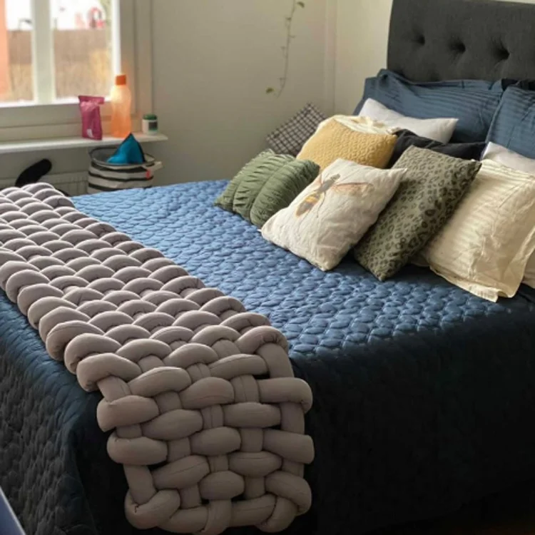F-5672 fashion chunky knot bed runner handmade custom king bed scarf knitted soft big throw blankets wholesale
